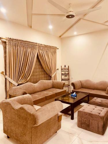 Fully Serviced 2 Br Independent Portion In Wapda City
