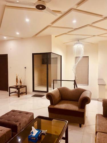 Fully Serviced 2 Br Independent Portion In Wapda City