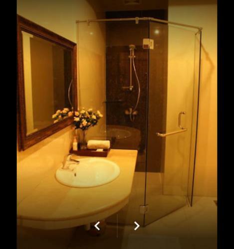Grand Regent Hotel And Suites