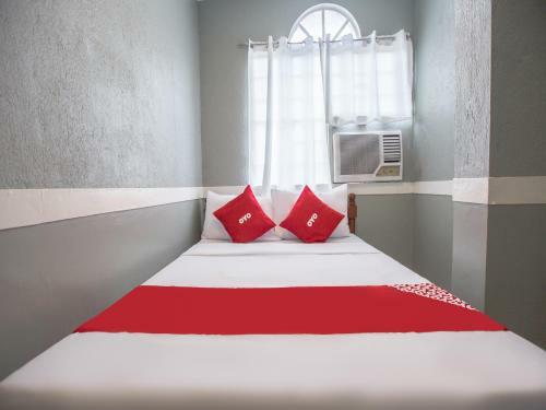 Hotel Vaccinated Staff - Oyo 588 Sunrock Resort