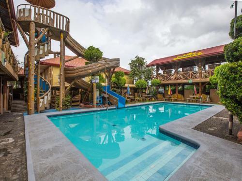 Hotel Vaccinated Staff - Oyo 588 Sunrock Resort