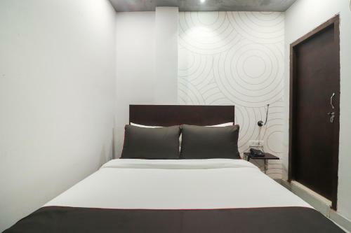 Hotel Collection O 45871 Sonica Gold Civil Lines