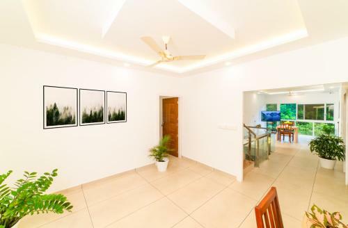 Hotel Oceana Hills Residency