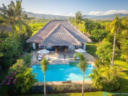 Villa Agus Mas - Serene & Calm Beachfront Villa!
