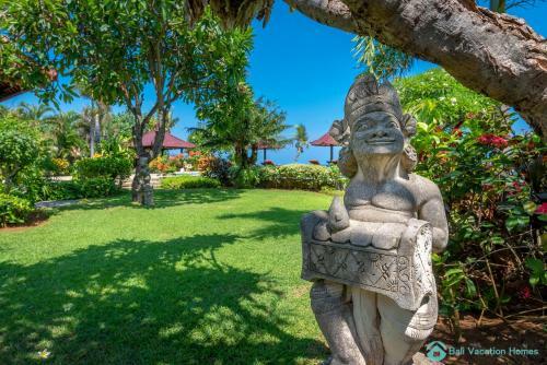 Villa Namast� - Beachfront At Lovina 10p, Pool, Bbq