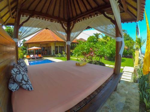 Ocean Beachfront Villa Dini