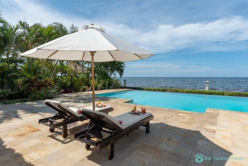 Villa Akasa Segara Beachfront And Private Pool