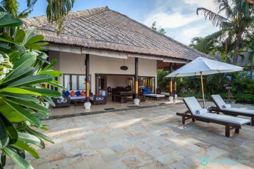 Villa Akasa Segara Beachfront And Private Pool