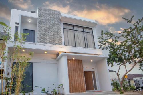 Hostal Krisan Guest House Syariah