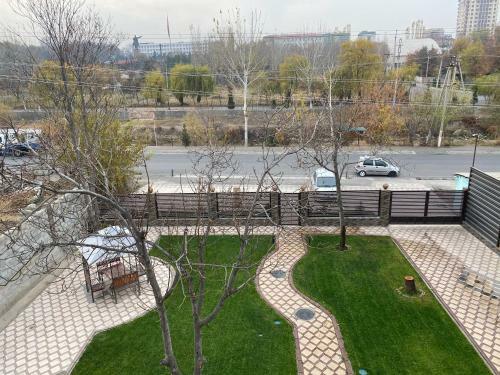 Hotel Cube House Osh