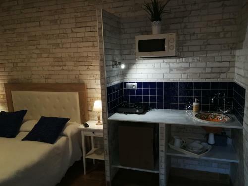 Caba�a De Madera Junto Al Lago Las Jaras