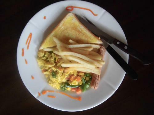 Bed & Breakfast Rumah Tawa Hotel Syariah