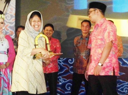 Bed & Breakfast Rumah Tawa Hotel Syariah