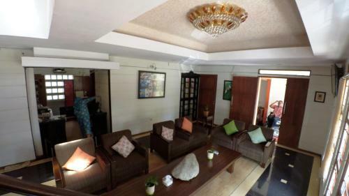 Bed & Breakfast Rumah Tawa Hotel Syariah