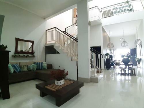 Villa Padasuka Raisa