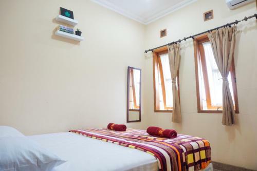 Larasmita Cisitu By Zenrra House