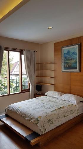 Villa Bukit Dago Palace 22