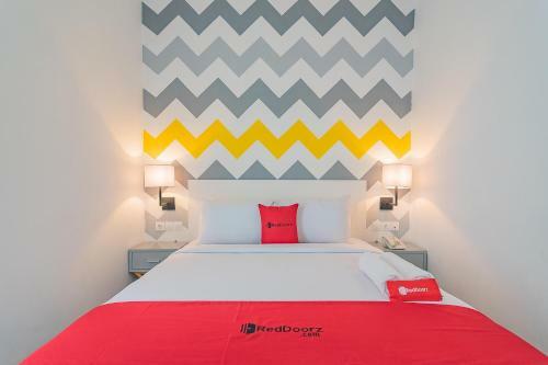 Reddoorz Premium @ Hotel Hebat