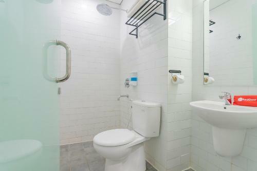 Reddoorz Premium @ Hotel Hebat
