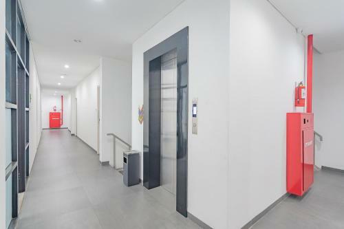 Reddoorz Premium @ Hotel Hebat