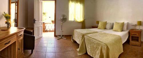 Stunning 4-bed Roman Villa Spain's Golden Triangle