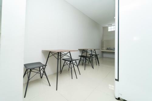 Hostal Koolkost Near Parahyangan University 4 - Minimun Stay 30 Night