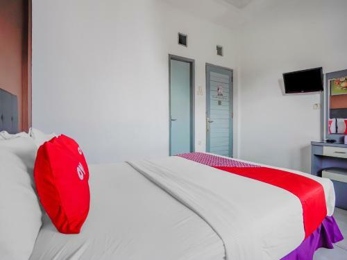 Oyo 90064 Hotel Salon Fora & Cafe