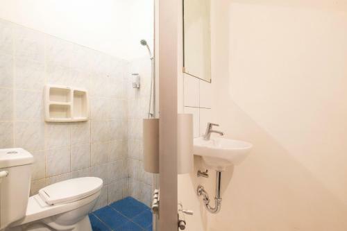 Hotel Vaccinated Staff - Oyo 2265 Bunga Bakung Residence
