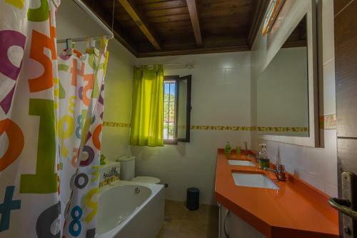 Agroturismo Casa Rural "all�n Frente"