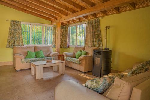 Agroturismo Casa Rural "all�n Frente"