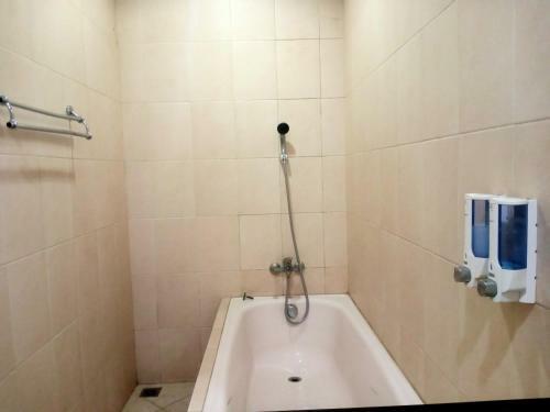 Oyo 90102 Edotel Hotel By Dbest Hospitality