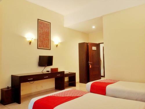 Oyo 90102 Edotel Hotel By Dbest Hospitality