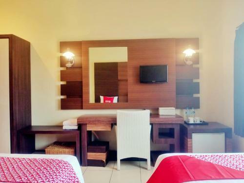 Oyo 90102 Edotel Hotel By Dbest Hospitality