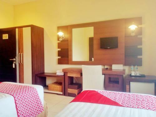 Oyo 90102 Edotel Hotel By Dbest Hospitality