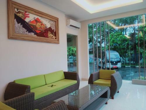 Oyo 90102 Edotel Hotel By Dbest Hospitality