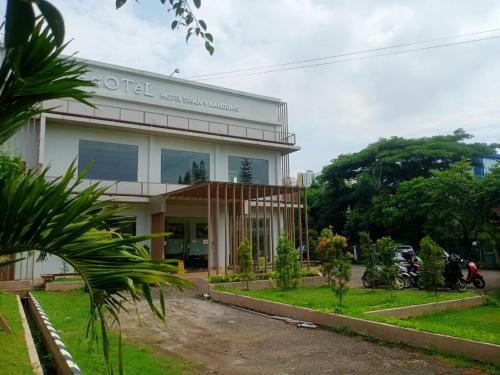 Oyo 90102 Edotel Hotel By Dbest Hospitality