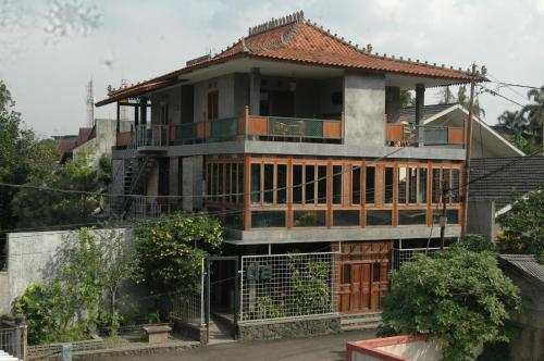 Hostal Dalem Arum (for Women Only)