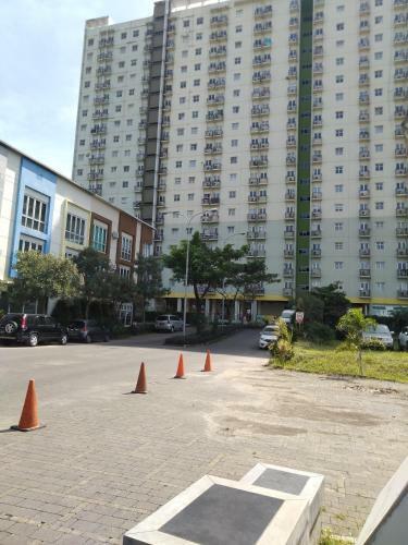 The Suite Metro Apartemen By Arra