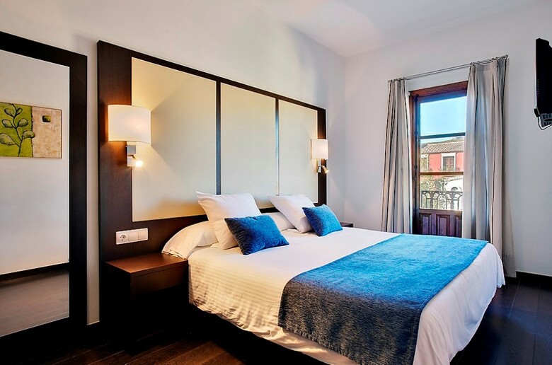 Apartamentos Pueblo Acantilado Suites