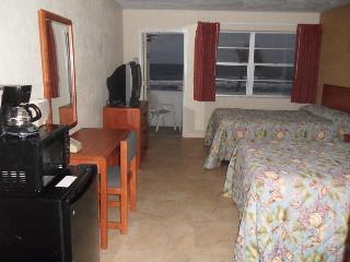 Hotel Driftwood Beach Inn