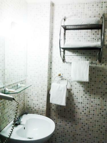Yunus Hotel