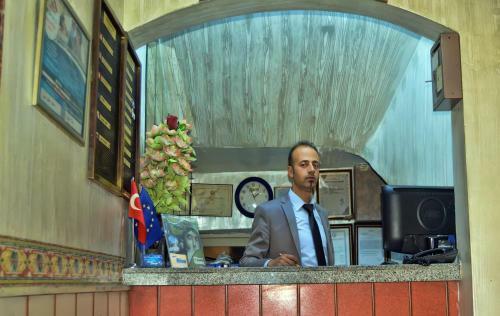 Yunus Hotel