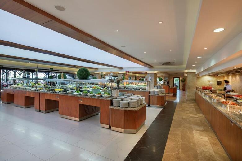 Hotel Crystal Flora Beach Resort
