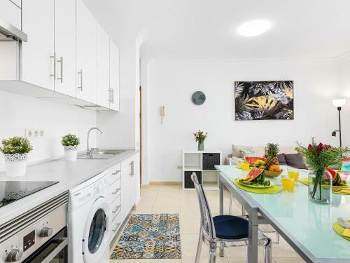 B18 Stunning 2 Bedroom Apartment En Los Abrigos