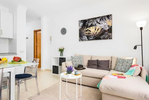 B18 Stunning 2 Bedroom Apartment En Los Abrigos