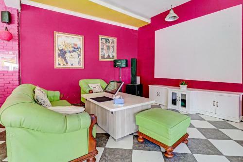 Hotel Oyo 90617 Rumah Oma Opa