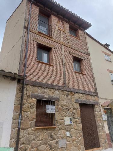 Alojamiento Gredos-ti�tar I