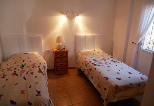 Villa Mariposa Large 2 Bedroom Lake Views