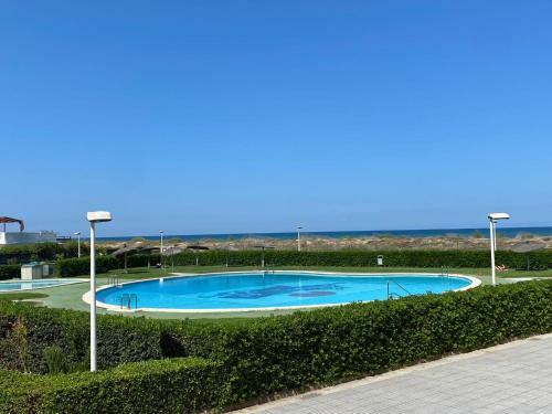 Apartamento Acceso Directo A La Playa Y A La Piscina!!!!!