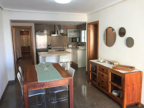 Renovated Apartment Steps Away From The Beach